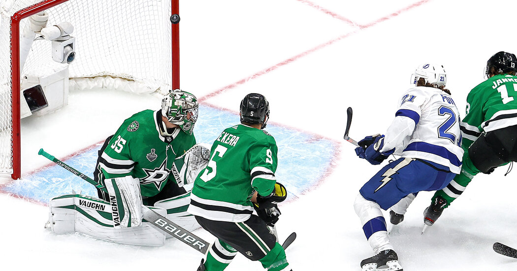 Tampa Bay Lightning Steal Stanley Cup in Pandemic ‘Bubble’